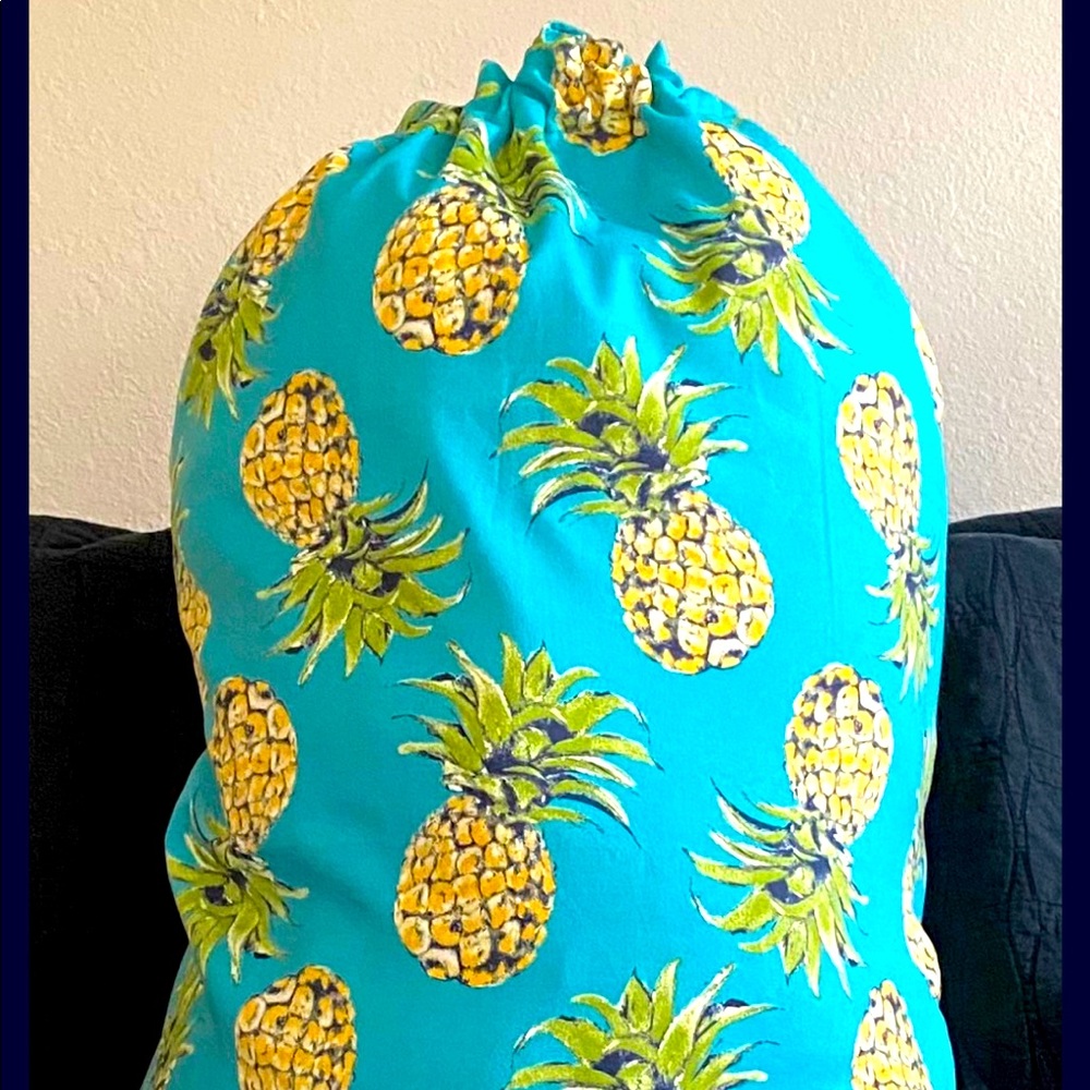 SOLD ✨Heavy duty hamper/Storage bag✨